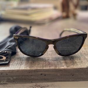 Oakley Frogskins LX Sunglasses with Brown/ Black Frame